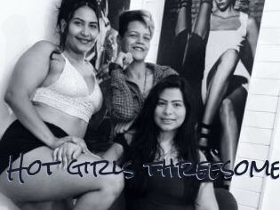Hot_girls_threesome